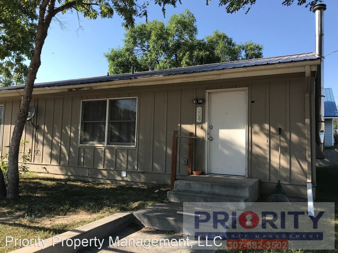 Primary Photo - 1 br, 1 bath House - 304 E Converse St