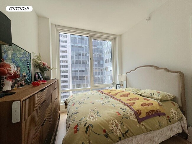 Foto del edificio - 135 E 47th St