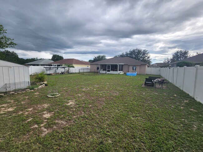 Building Photo - 7973 Oak Run Cir