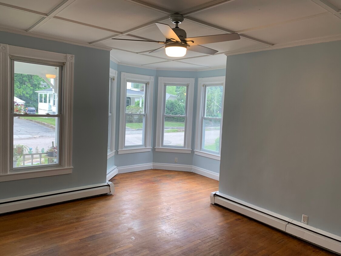 28 Williams St Unit 1, Norwich, CT 06360 28 Williams St Norwich, CT