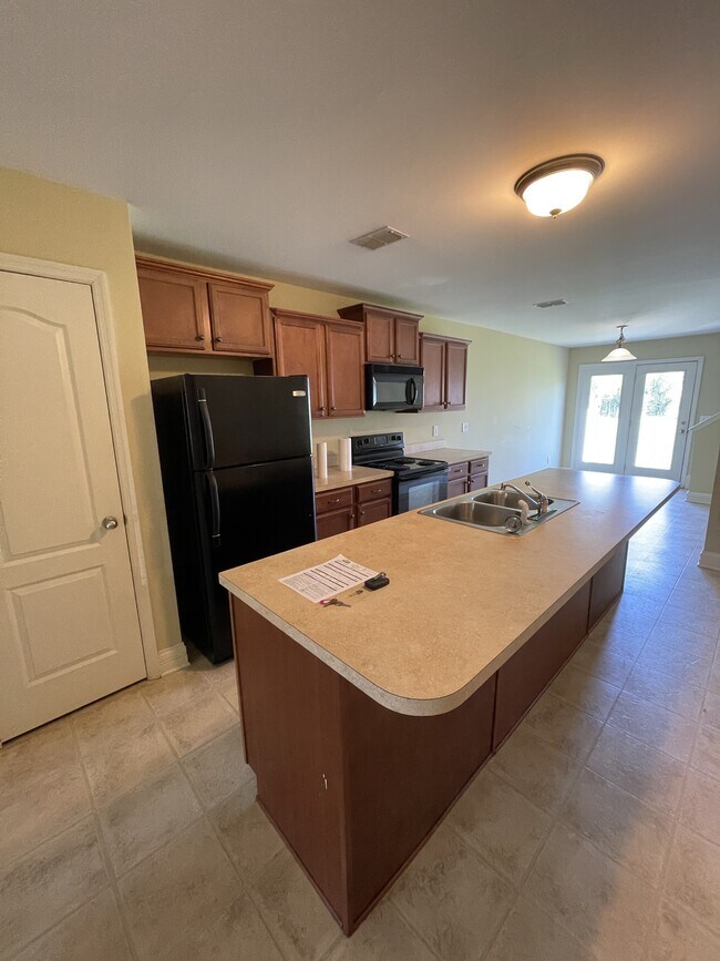 Building Photo - 4245 Aurora Cir