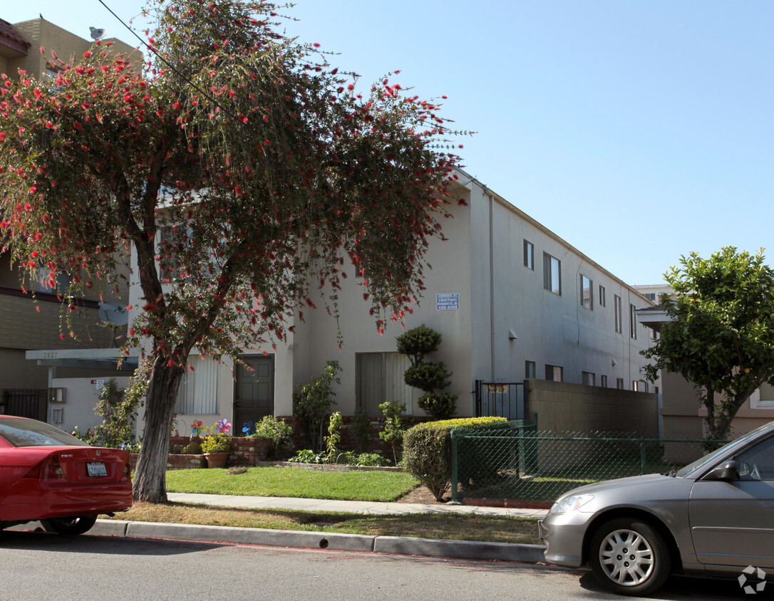 Building Photo - Belmont Heights