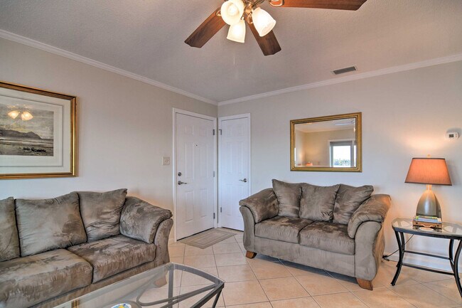 Building Photo - 5285 Coquina Key Dr SE