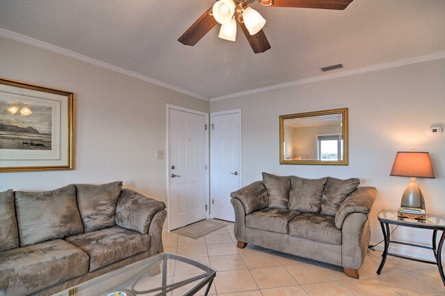 Building Photo - 5285 Coquina Key Dr SE