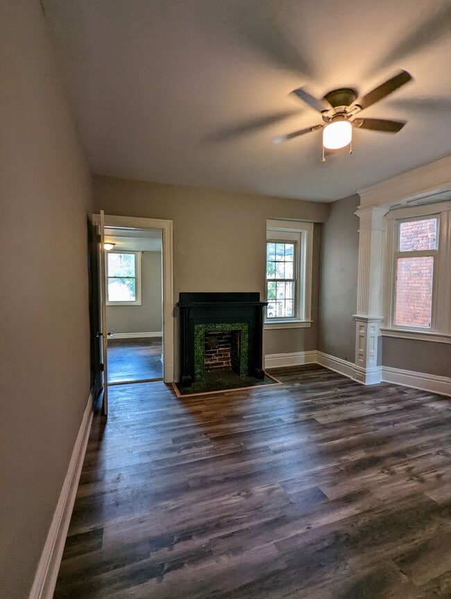 Building Photo - 229 Amber St