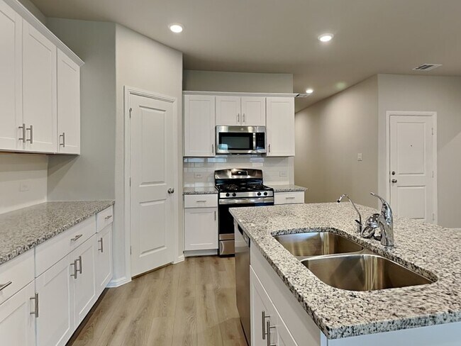 Foto del edificio - 427 Wydown Dr