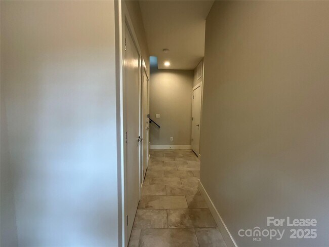 Foto del edificio - 1012 Westbrook Dr