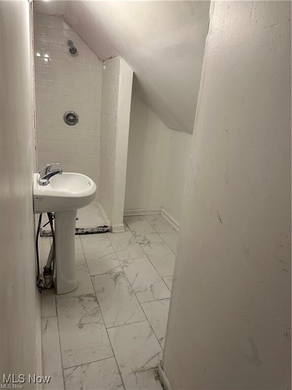 Foto del edificio - 718 Shelley Pkwy