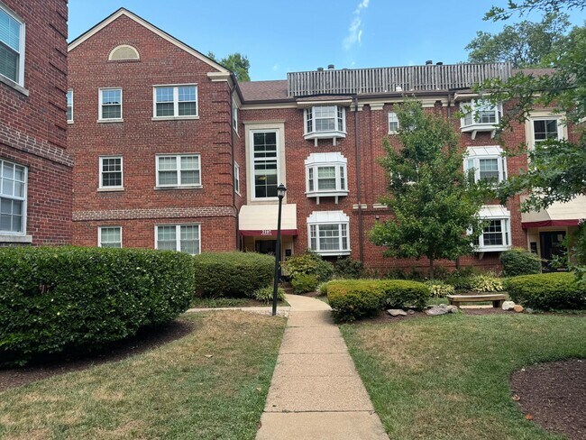 Building Photo - 2107 N Scott St