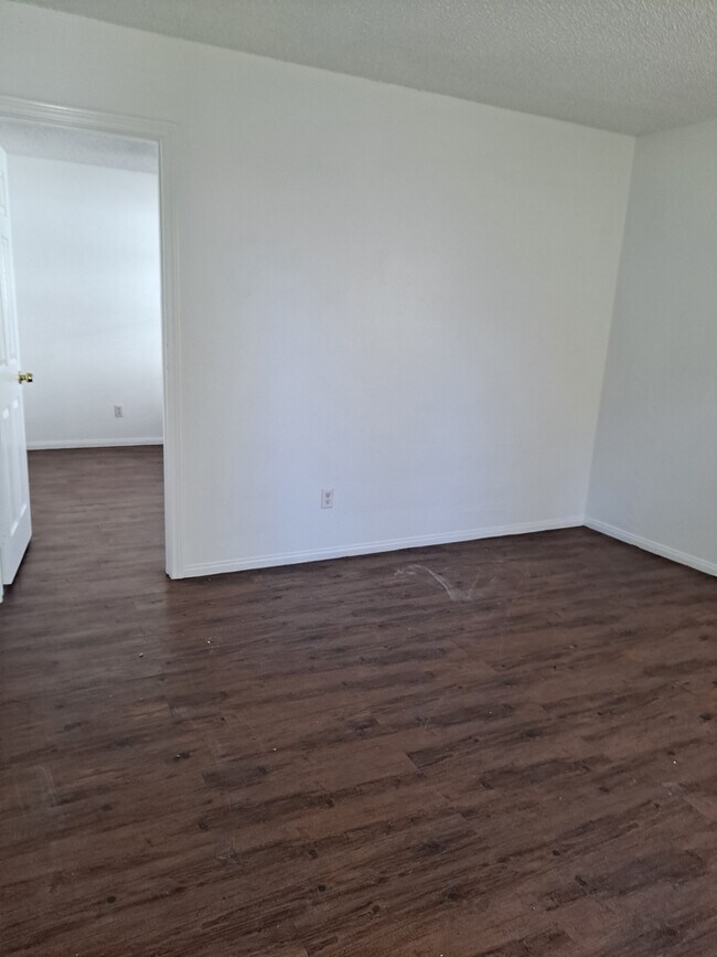 Building Photo - 2128 Petersham Ct