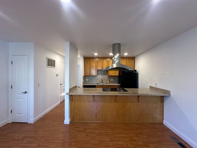 Building Photo - 1208 Pierce St