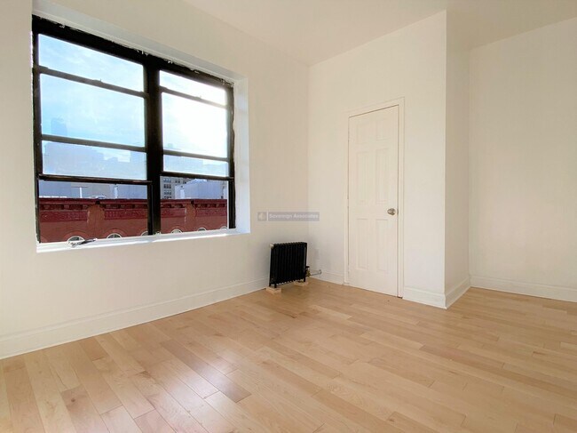 Foto del edificio - 201 W 105th St
