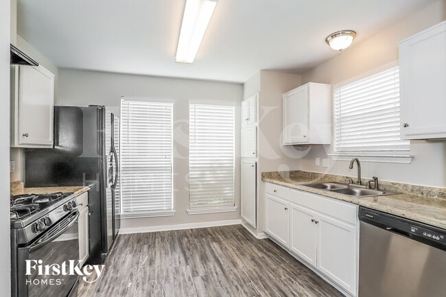 Building Photo - 7610 San Benito Dr