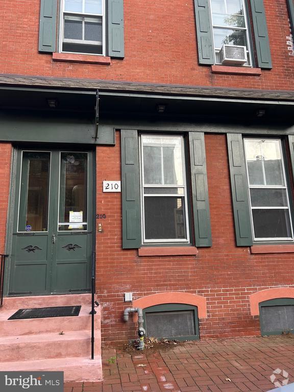 Building Photo - 210 W Gay St
