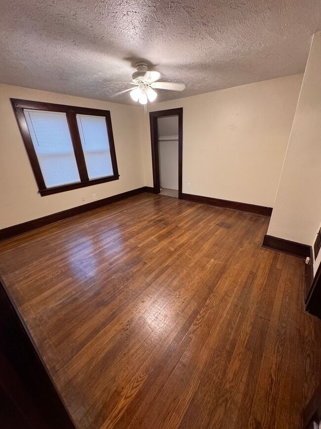 Building Photo - 157 Halls Heights Ave