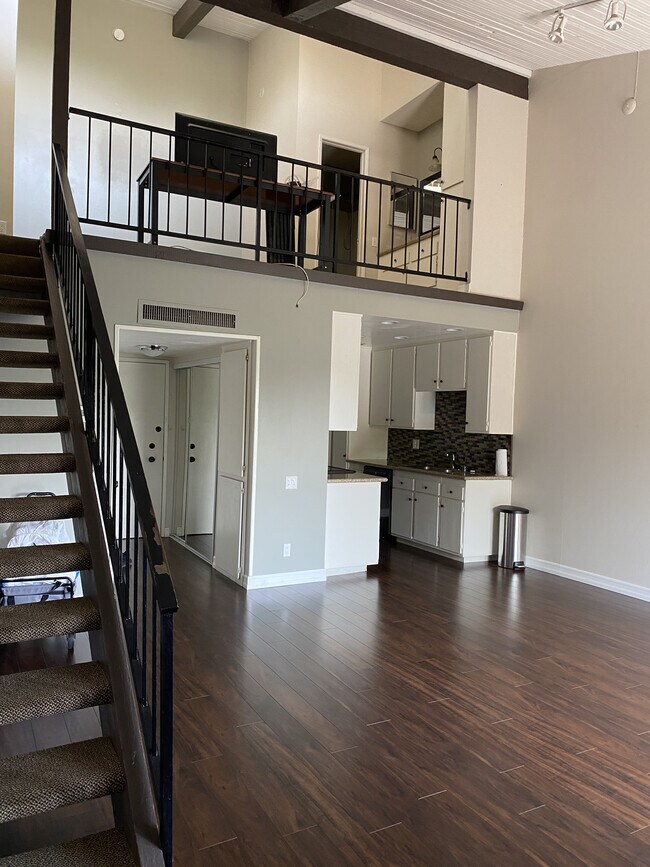 Foto del edificio - 5460 White Oak Ave