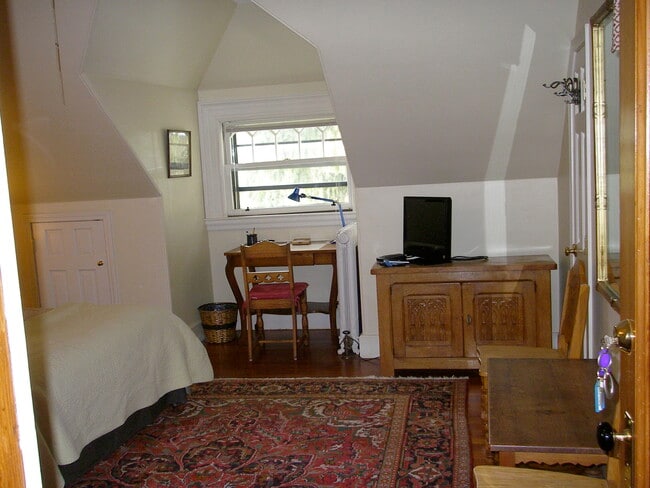 Building Photo - 736 Washington St