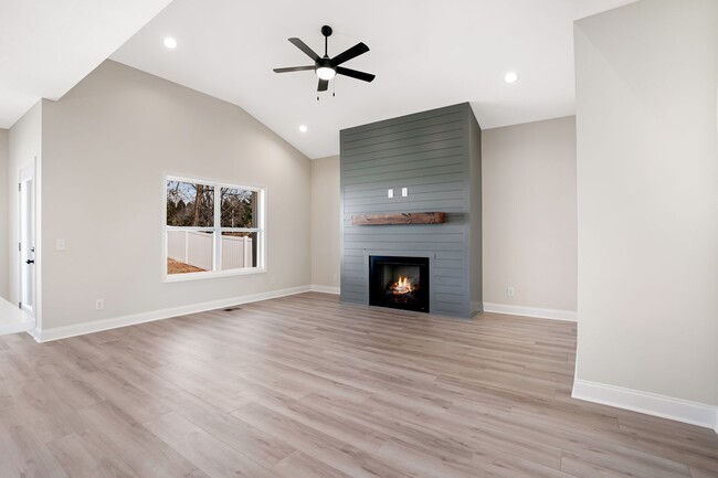 Foto del edificio - New Construction Ruby Floor Plan Near Exit 4