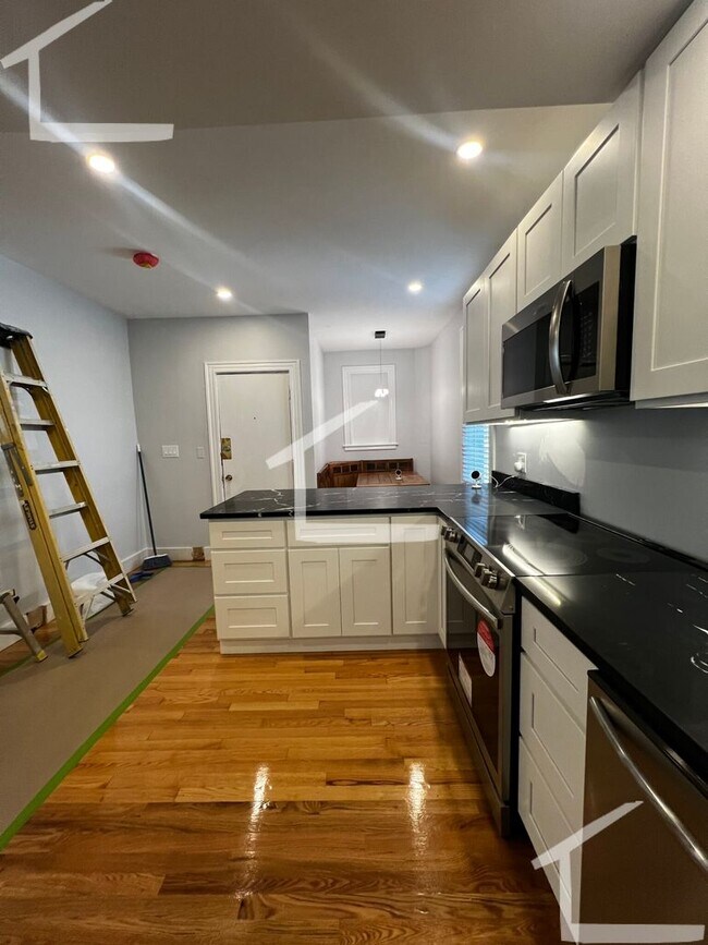 Building Photo - Duplex Near BU!  Brand New Luxury Renovati...
