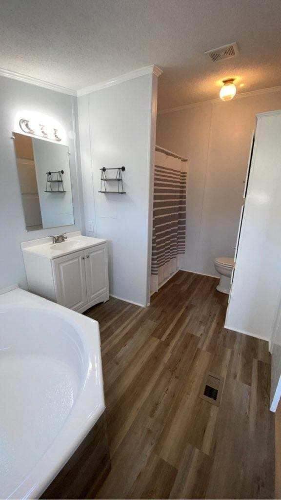 Two vanity Sinks, Shower, and Soaker Tub - 5618 Wells Blvd