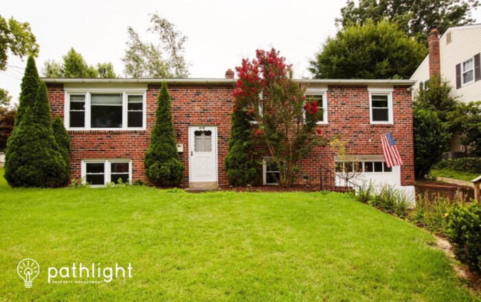 Foto principal - 418 Camelot Drive