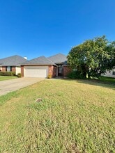 Building Photo - 3704 Sabine Pass Dr