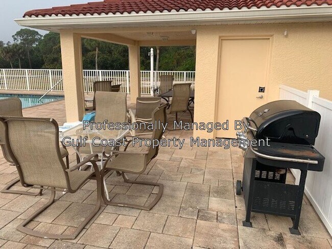 Foto del edificio - 242 Boundary Blvd