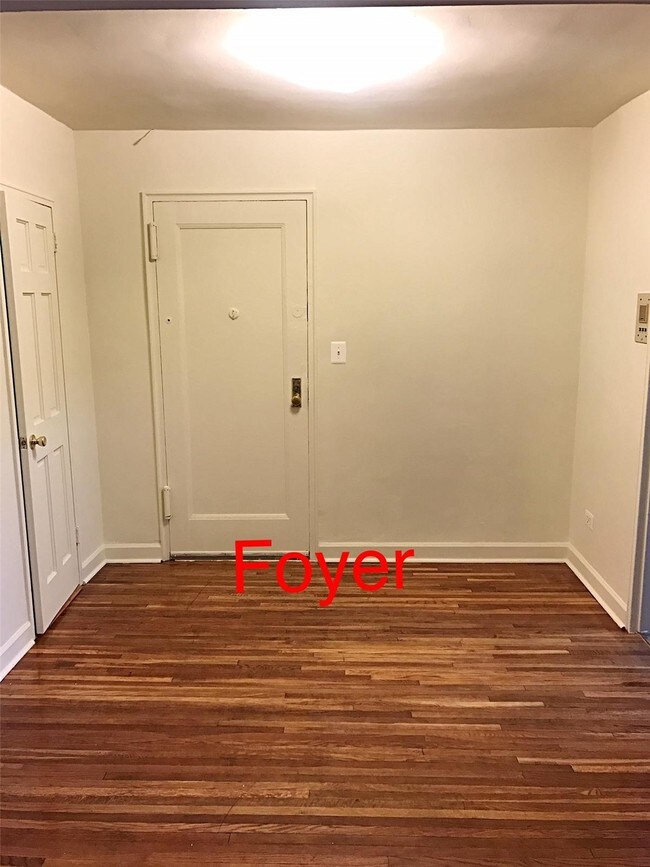 Foto del edificio - 87-10 37th Avenue