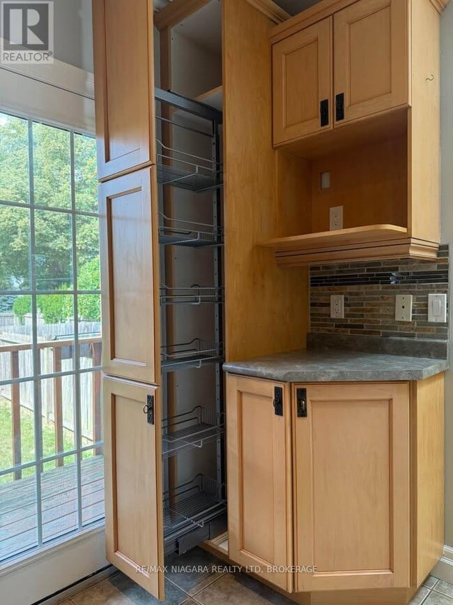 Building Photo - 6431 Stamford Green Dr