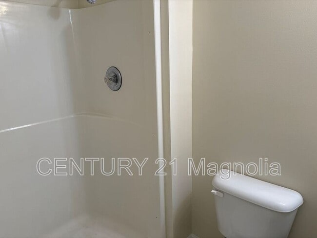 Building Photo - 303 Caldwell Cir