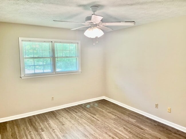 Building Photo - Baby Doe Drive #114
