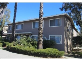 Foto del edificio - 6600 Whitsett Ave