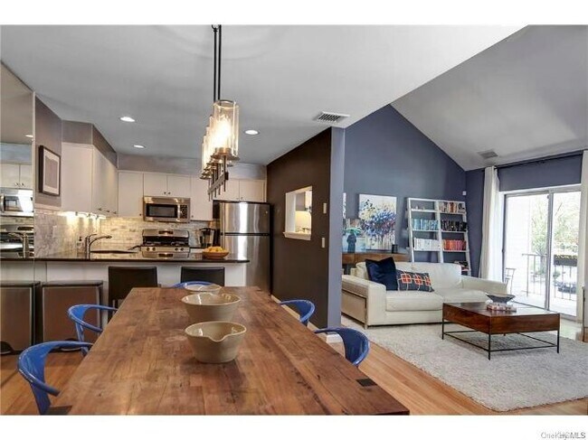 Foto del edificio - 76 Peck Ave