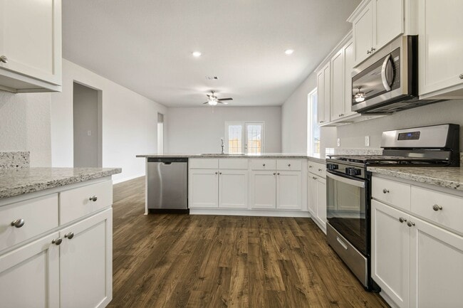 Building Photo - 316 Tejas Trl