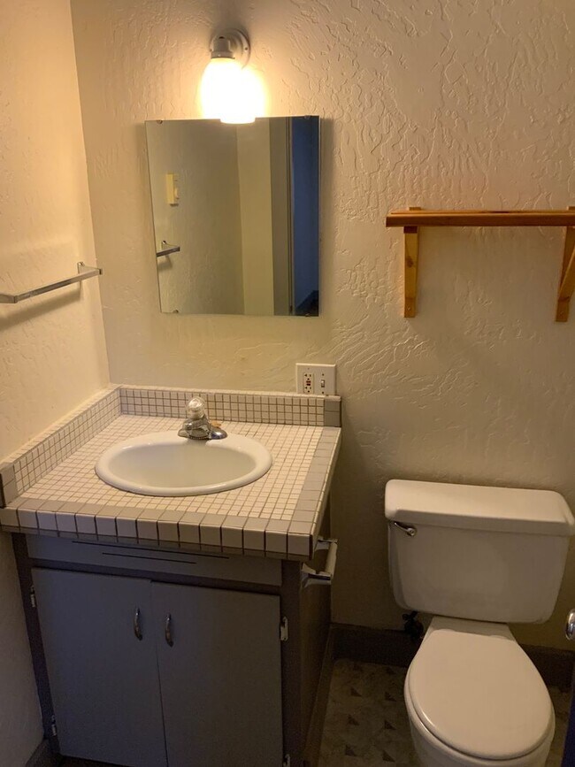 Foto del edificio - 2 Bedroom, 1.5 Bathroom on Jefferson St.