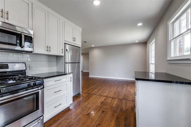 Building Photo - 9317 San Fernando Way