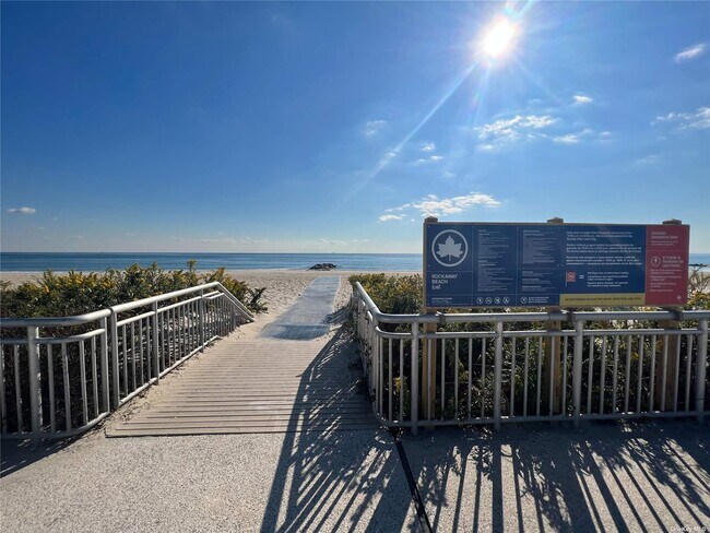 Building Photo - 6918 Beach Front Rd