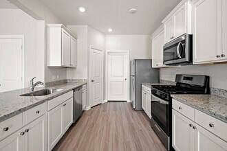 Building Photo - 15646 Honey Cv Dr
