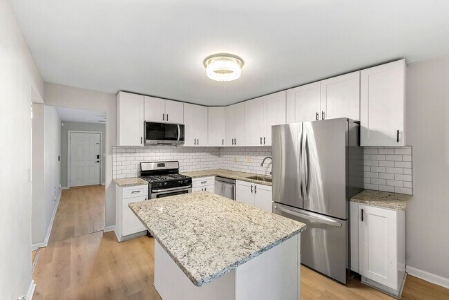 Building Photo - 2553 Mellville Ave