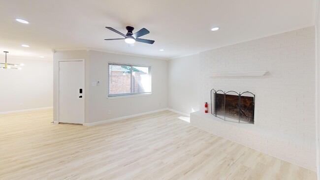 Building Photo - 5409 Ledgestone Dr