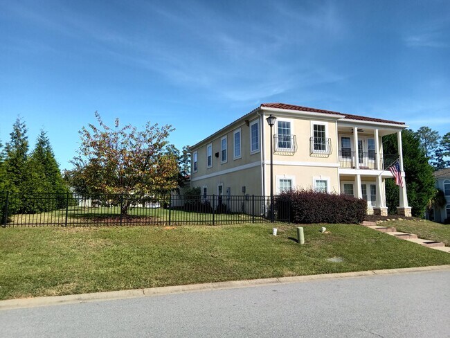 Building Photo - 305 Amalfi Dr