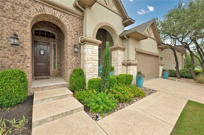 Building Photo - 205 Lake Como Dr