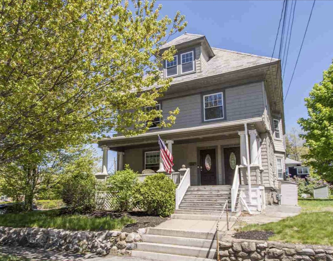 Primary Photo - 415 Highland St