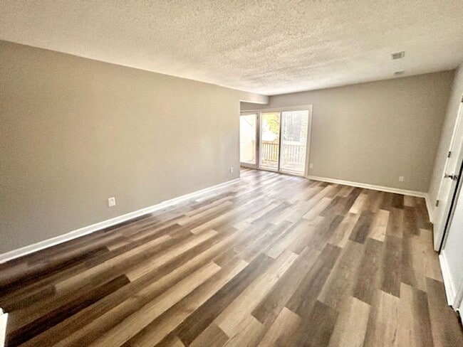 Foto del edificio - 9024 Mahogany Row SE