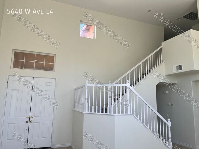 Building Photo - 5640 W Ave L4