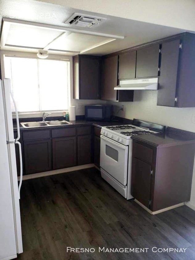 Primary Photo - 3 bedroom in Fresno CA 93727