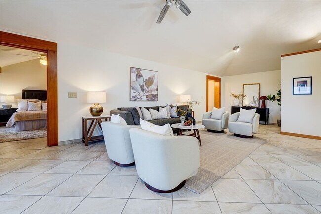Foto del edificio - 2654 Whalen Rd