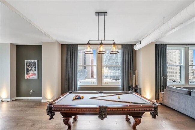 Foto del edificio - 300 Fourth Ave