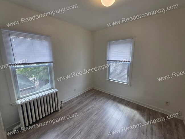 Building Photo - 5969 Park Pl