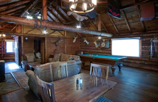 Building Photo - Discover Your Mammoth Haven in Old Mammoth...